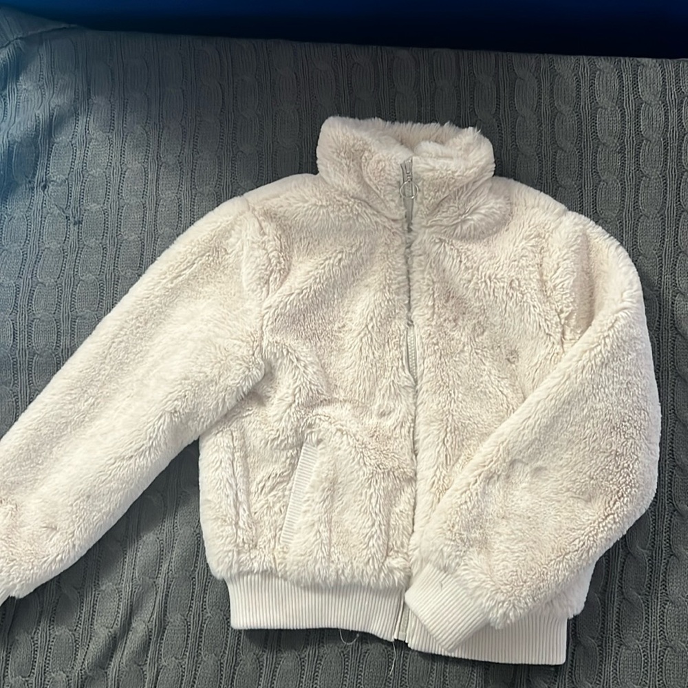 Fuzzy, zipper, off-white, satin, pockets